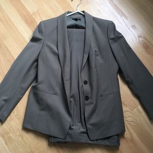 Ann Taylor | Woman’s Pant Suit